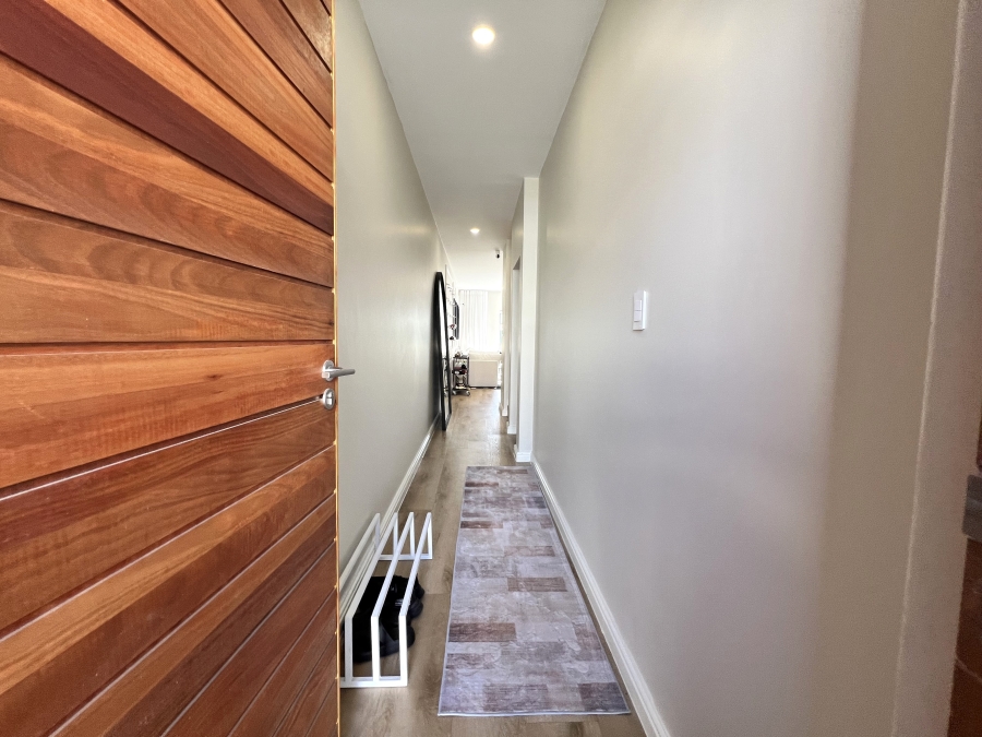 To Let 2 Bedroom Property for Rent in Sandown Western Cape